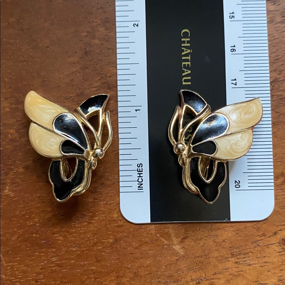 Vintage Trifari clips earrings in gold tone, black and cream enamel butterfly - Picture 5 of 6